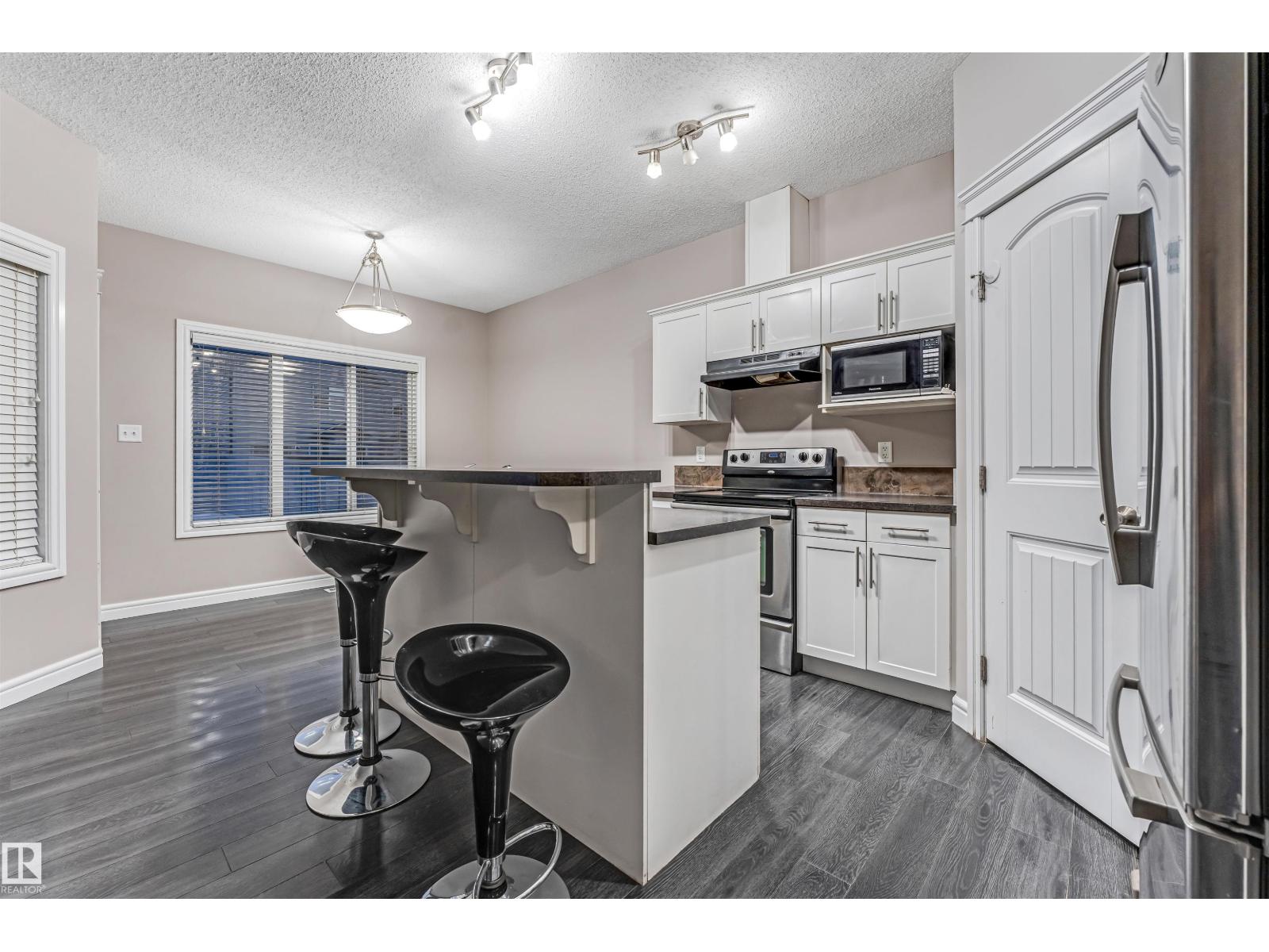 Additional image 3 of 2929 16a Avenue NW, Edmonton, AB, T6T0P8