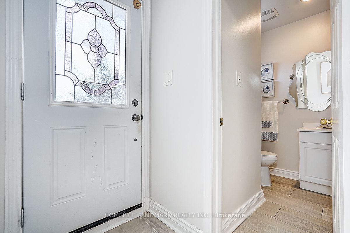 Additional image 3 of 40 Henderson Drive, Aurora, ON, L4G 3L2