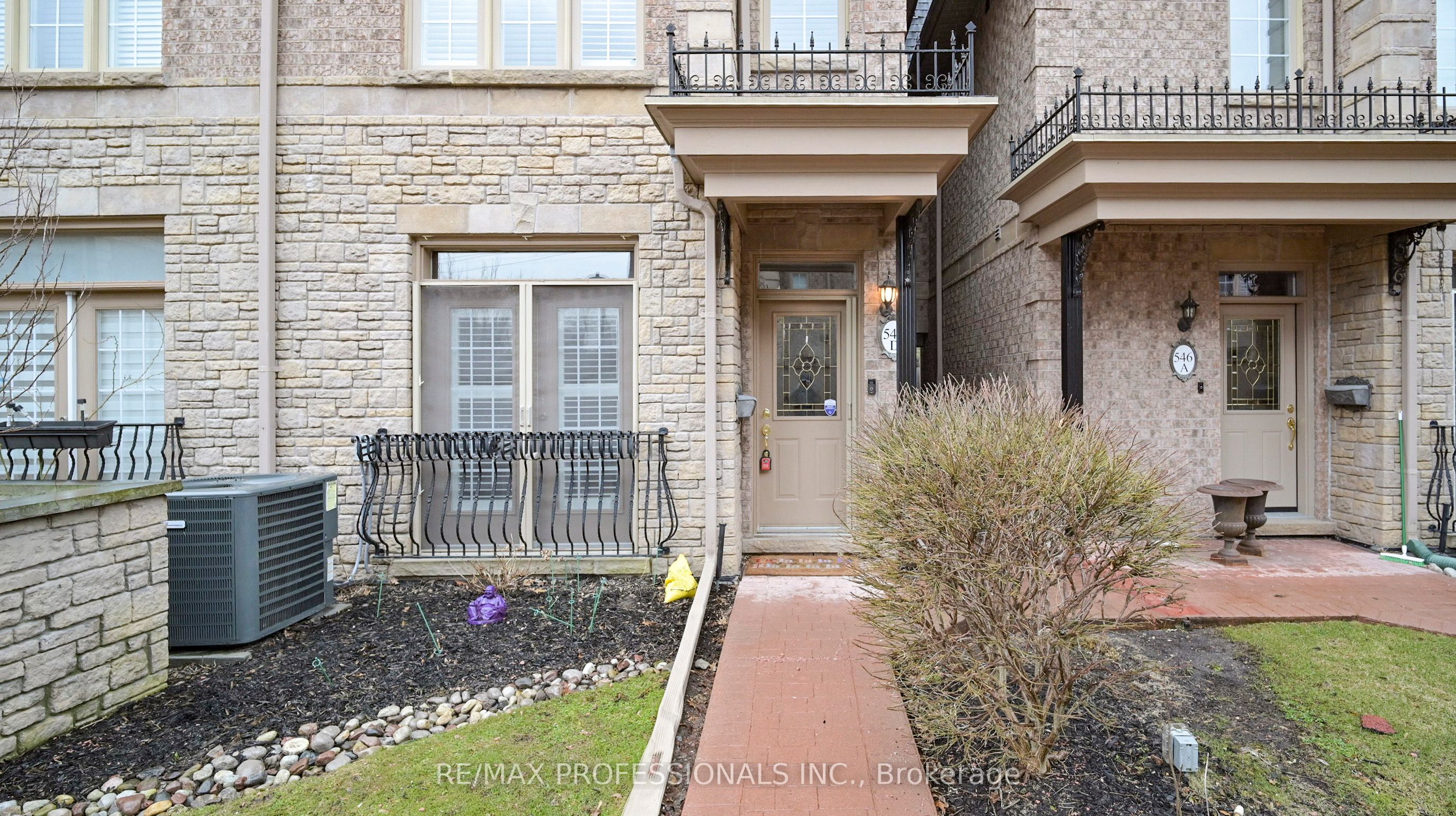 Additional image 4 of 544D Scarlett Road, Toronto, ON, M9P 2S2