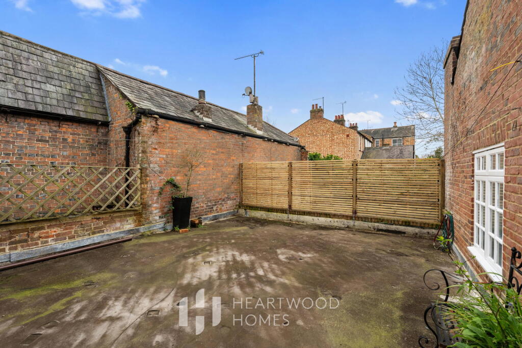 High Street, Markyate, St. Albans, AL3 8PB