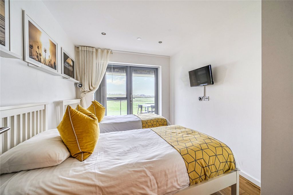 Additional image 12 of 3 bed flat for saleAzure, Headland Road, Newquay TR7