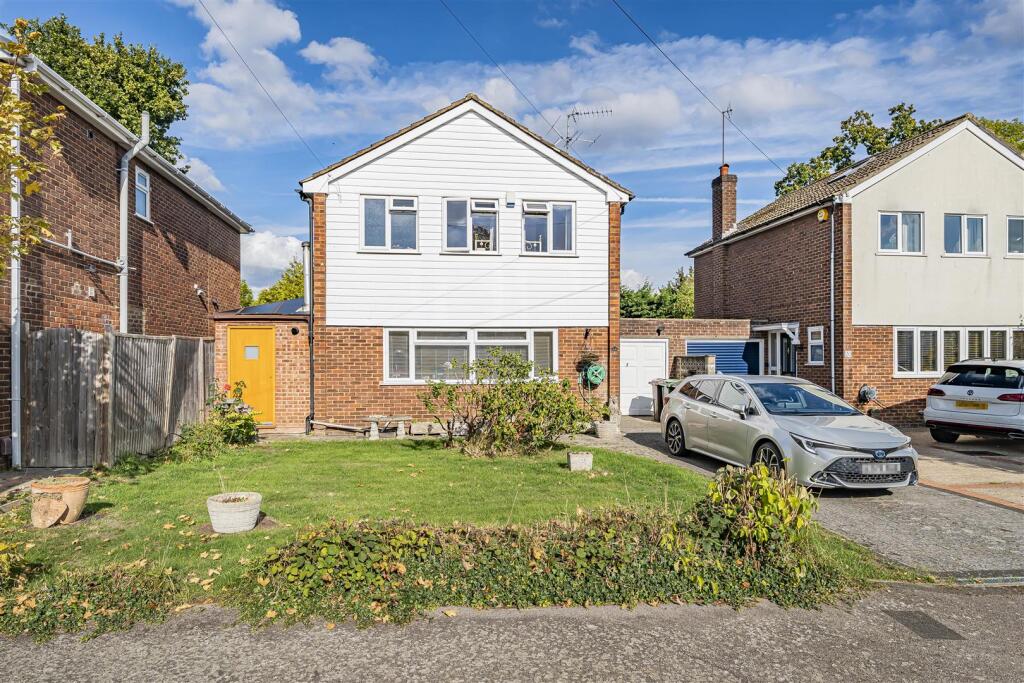 St. Lawrence Way, Bricket Wood, St. Albans