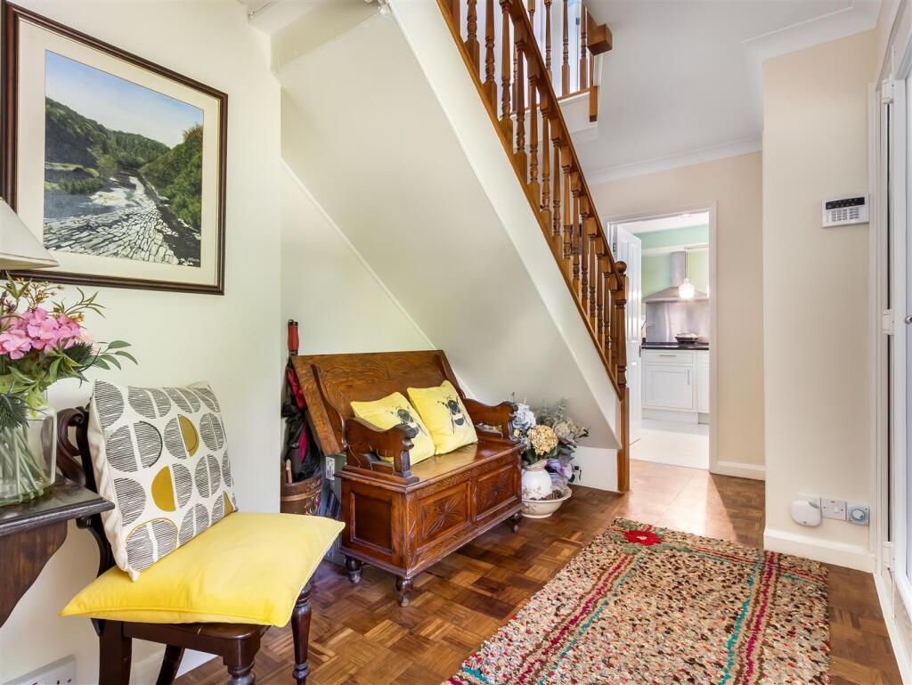 Woodside Lane, Brookmans Park photo 2