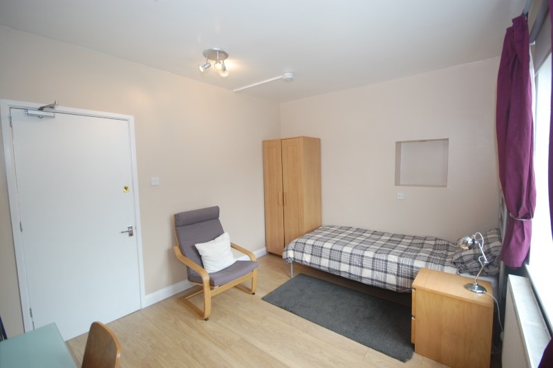 Room in a Shared Flat, Broomhouse St South, EH11, N1 7GU photo 2