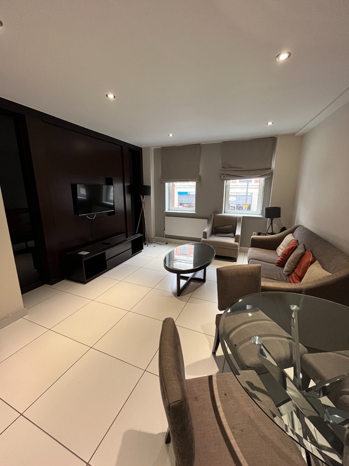 2 Bed Flat, Headrow Residence, LS1, N1 7GU photo 5