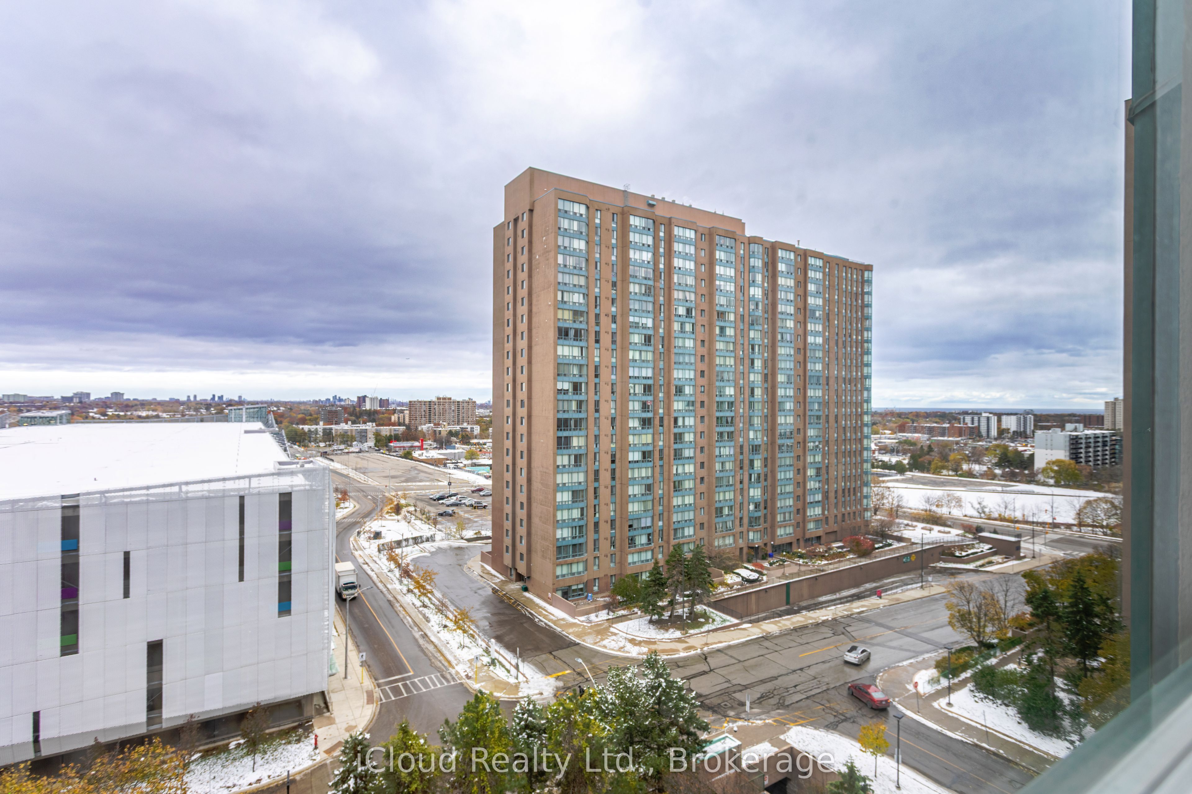 Additional image 3 of 903-135 Hillcrest Avenue, Mississauga, ON, L5B 4B1