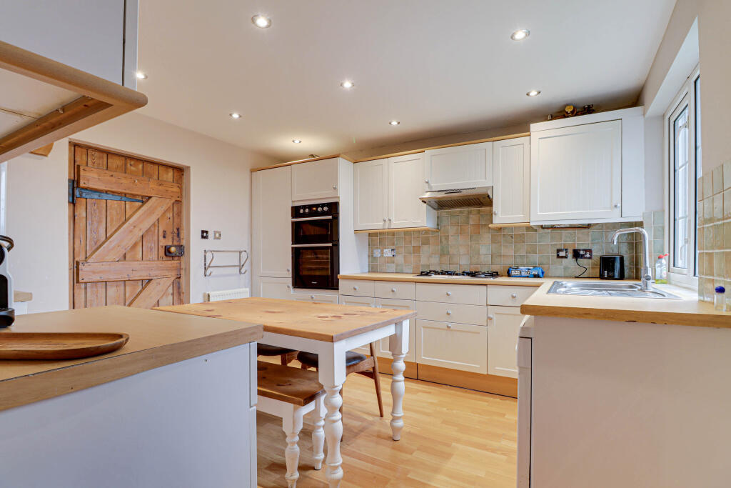Additional image 3 of Fiddlers Hill, Luton Road, Harpenden, AL5