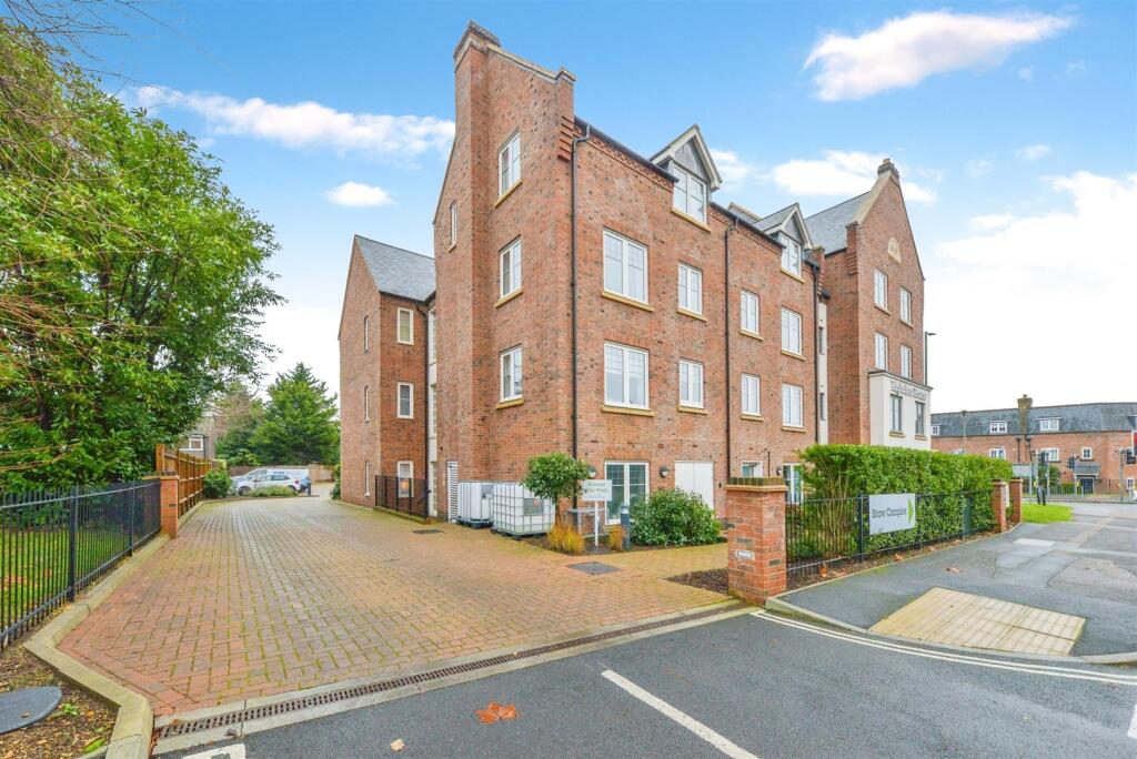 Additional image 27 of Great North Road, Hatfield