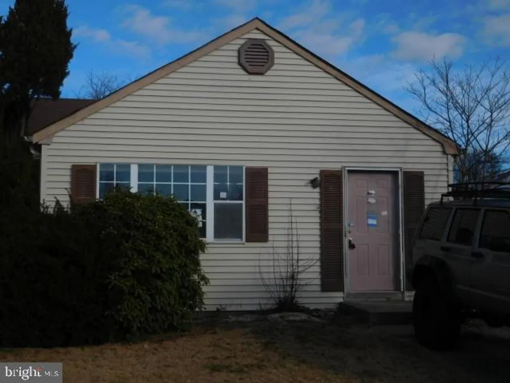 2002 Bookbinder Court, Toms River, NJ 08753
