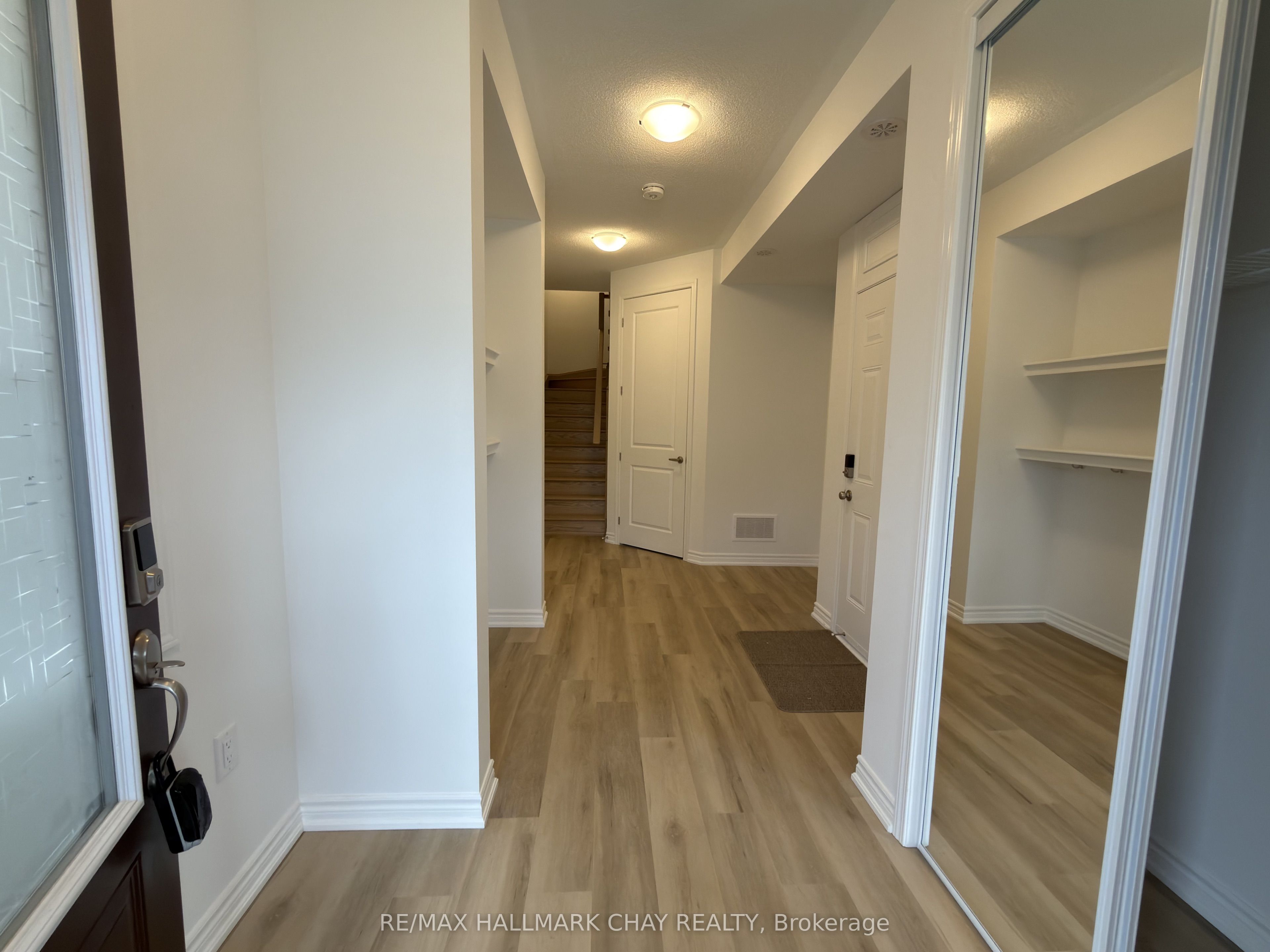 81 Vinewood Crescent, Barrie, ON, L9J 0B7 photo 4
