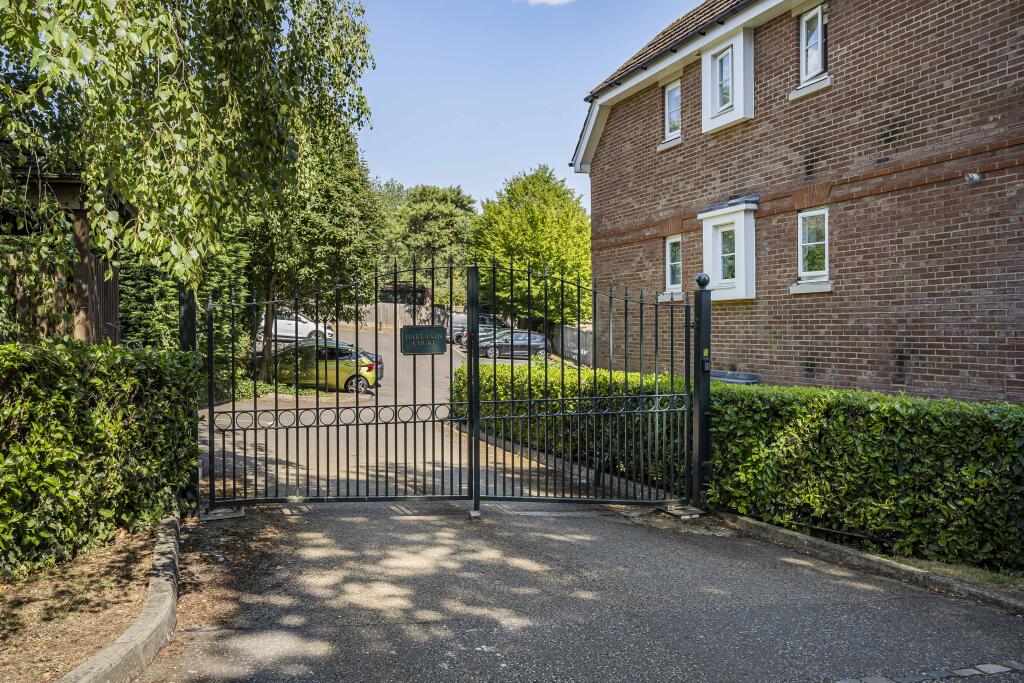 Additional image 14 of Canonsfield Road, Welwyn, AL6