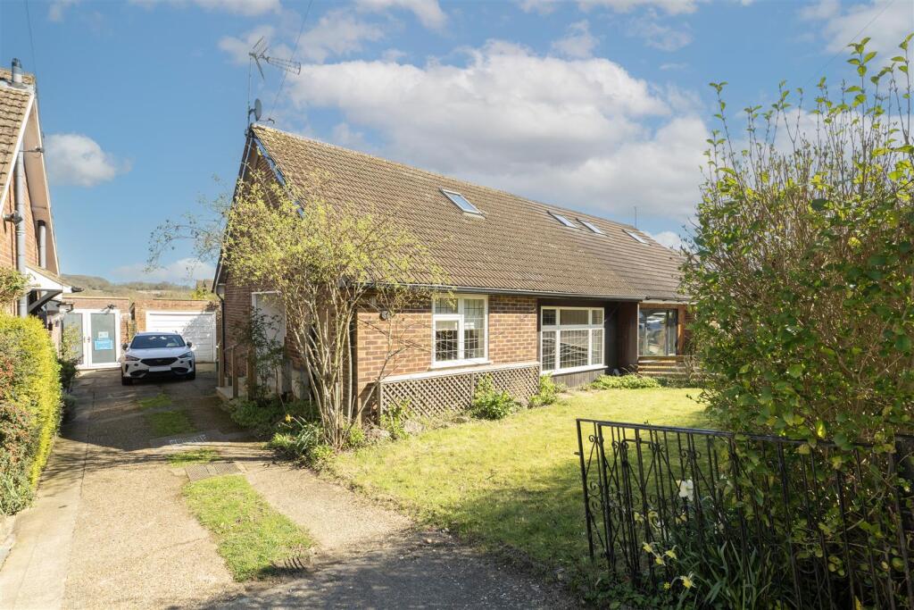 Moorland Road, Harpenden