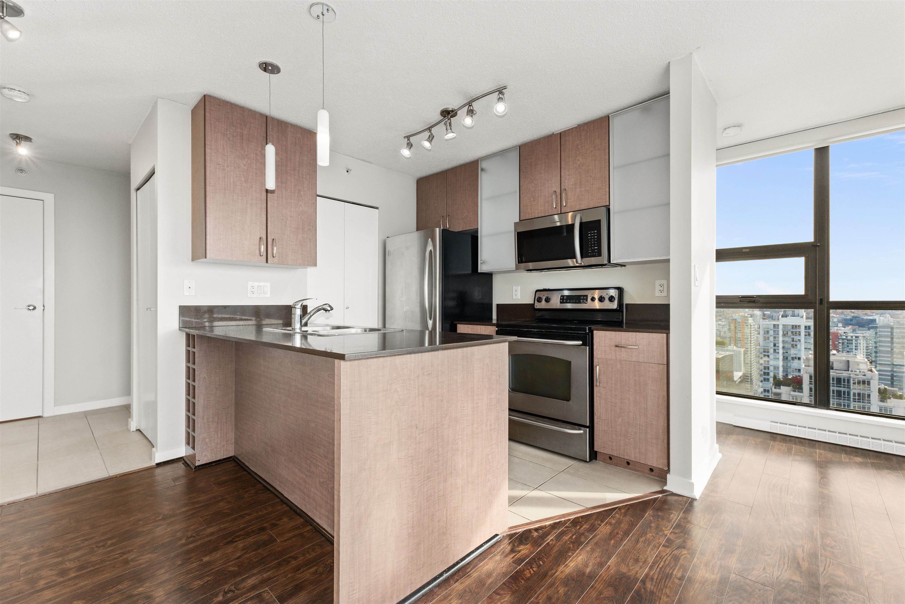 Additional image 2 of 3403-909 Mainland Street, Vancouver, BC, V6B 1T7