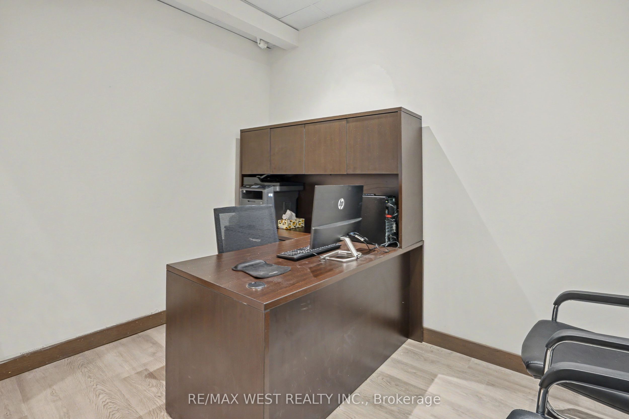 Additional image 3 of 202-6174 Yonge Street, Toronto, ON, M2M 3X1