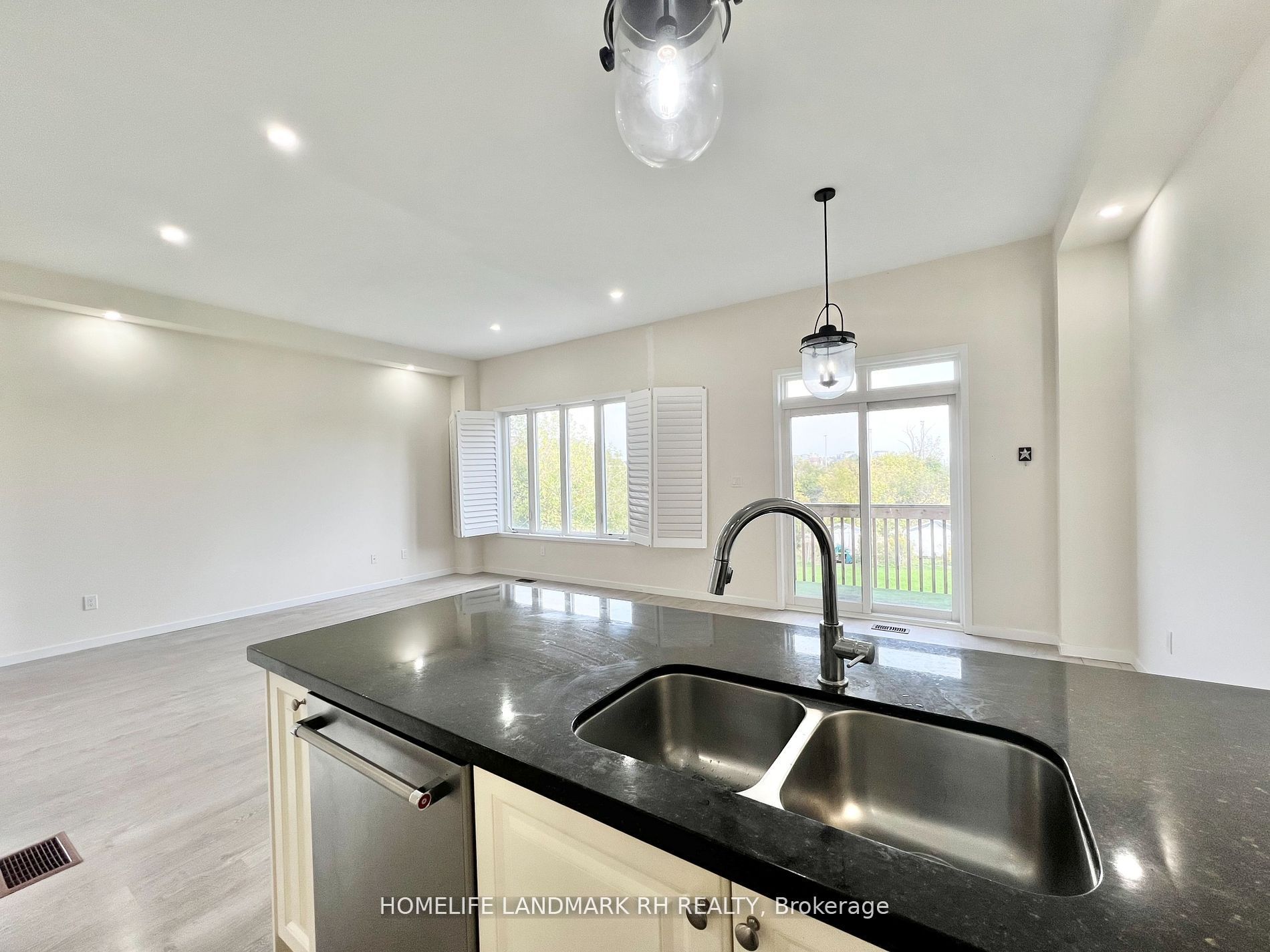 Additional image 6 of 28 Elyse Court, Aurora, ON, L4G 2C9