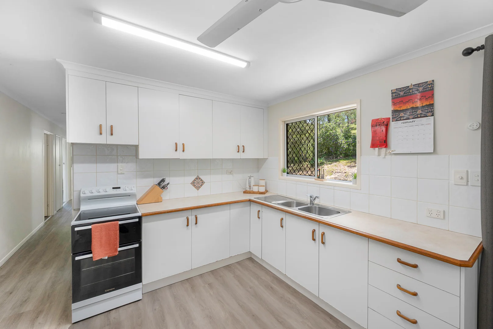 Additional image 5 of 28 Illawarra Drive, Kin Kora QLD 4680