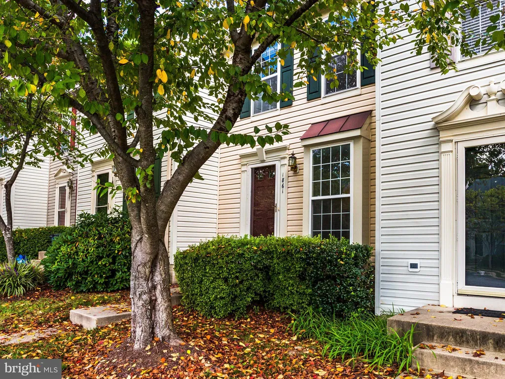 1861 Tiger Lily Circle, Woodbridge, VA 22192