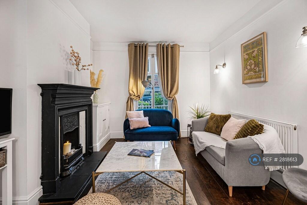 Fishpool St, St Albans, AL3