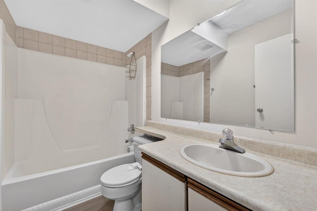 Additional image 6 of 315-335 Garry Crescent NE, Calgary, AB, T2K 5X1