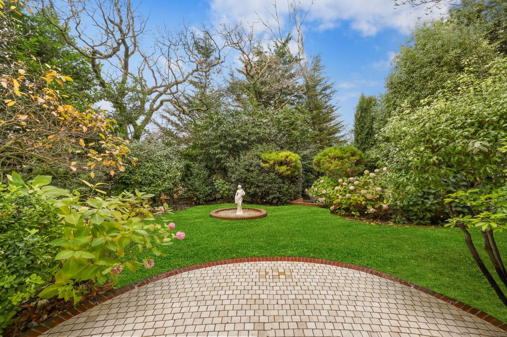Additional image 8 of 8 bed detached house for saleByron Drive, London N2