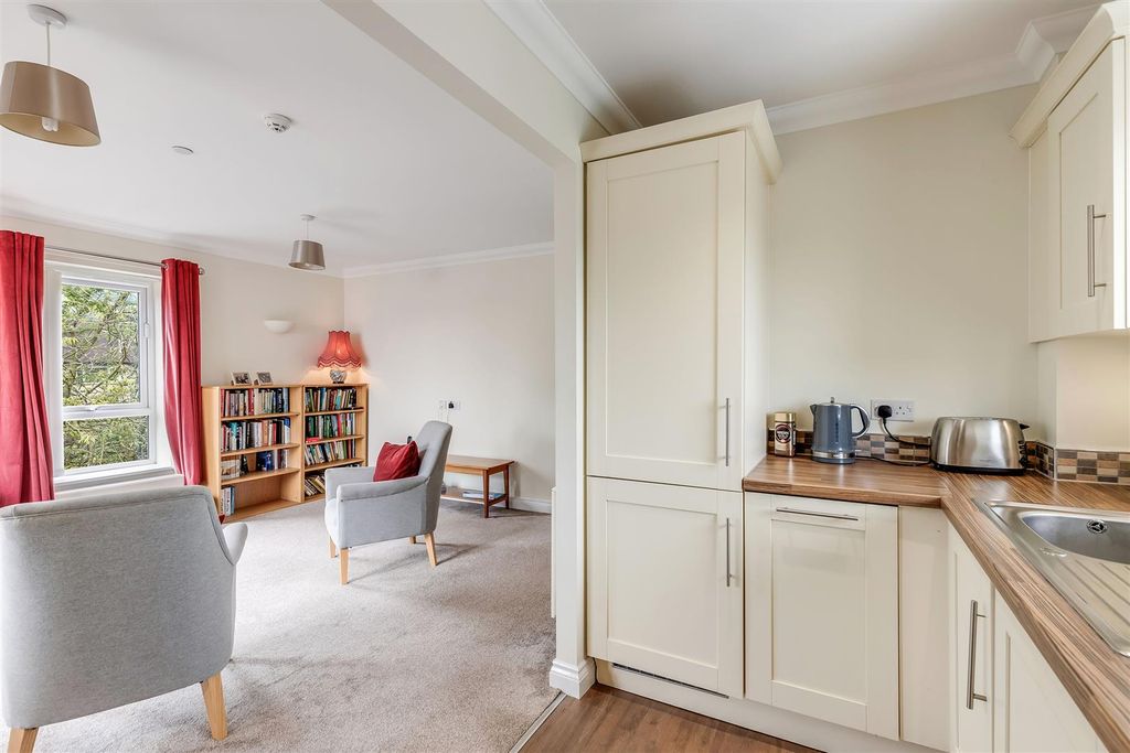 Additional image 6 of 1 bed flat for saleValley Drive, Ilkley LS29