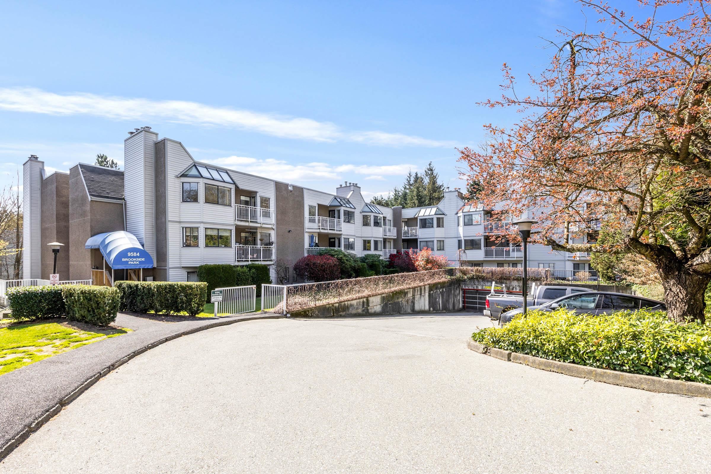 313-9584 Manchester Drive, Burnaby, BC, V3N 4R1