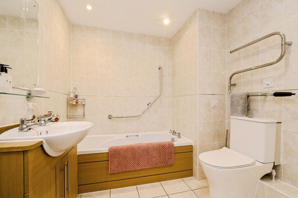 Additional image 10 of 2 bed flat for saleWhite Hart Lane, Romford RM7