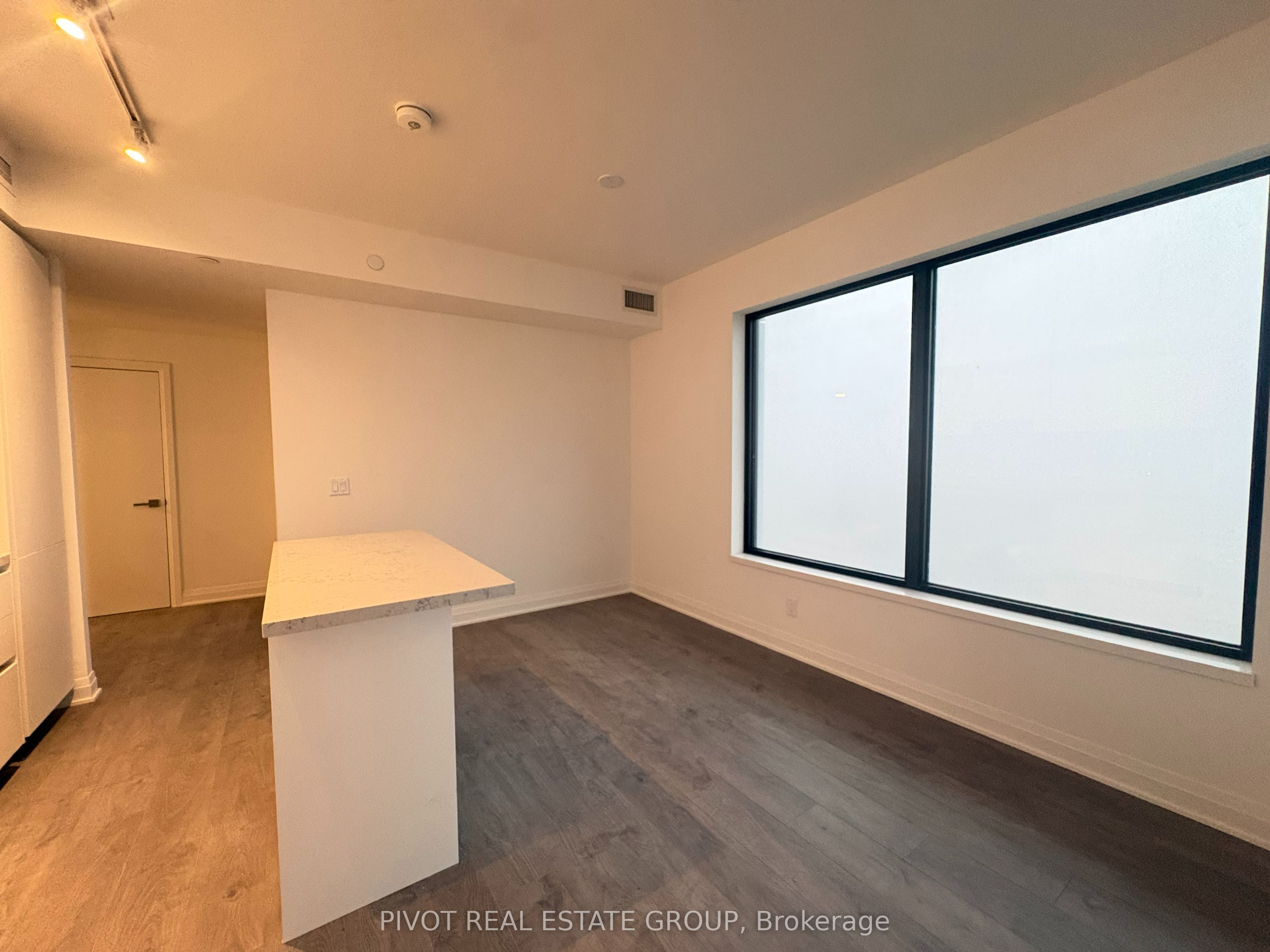 Additional image 3 of 1104-4015 The Exchange N/a, Mississauga, ON, L5B 0N9