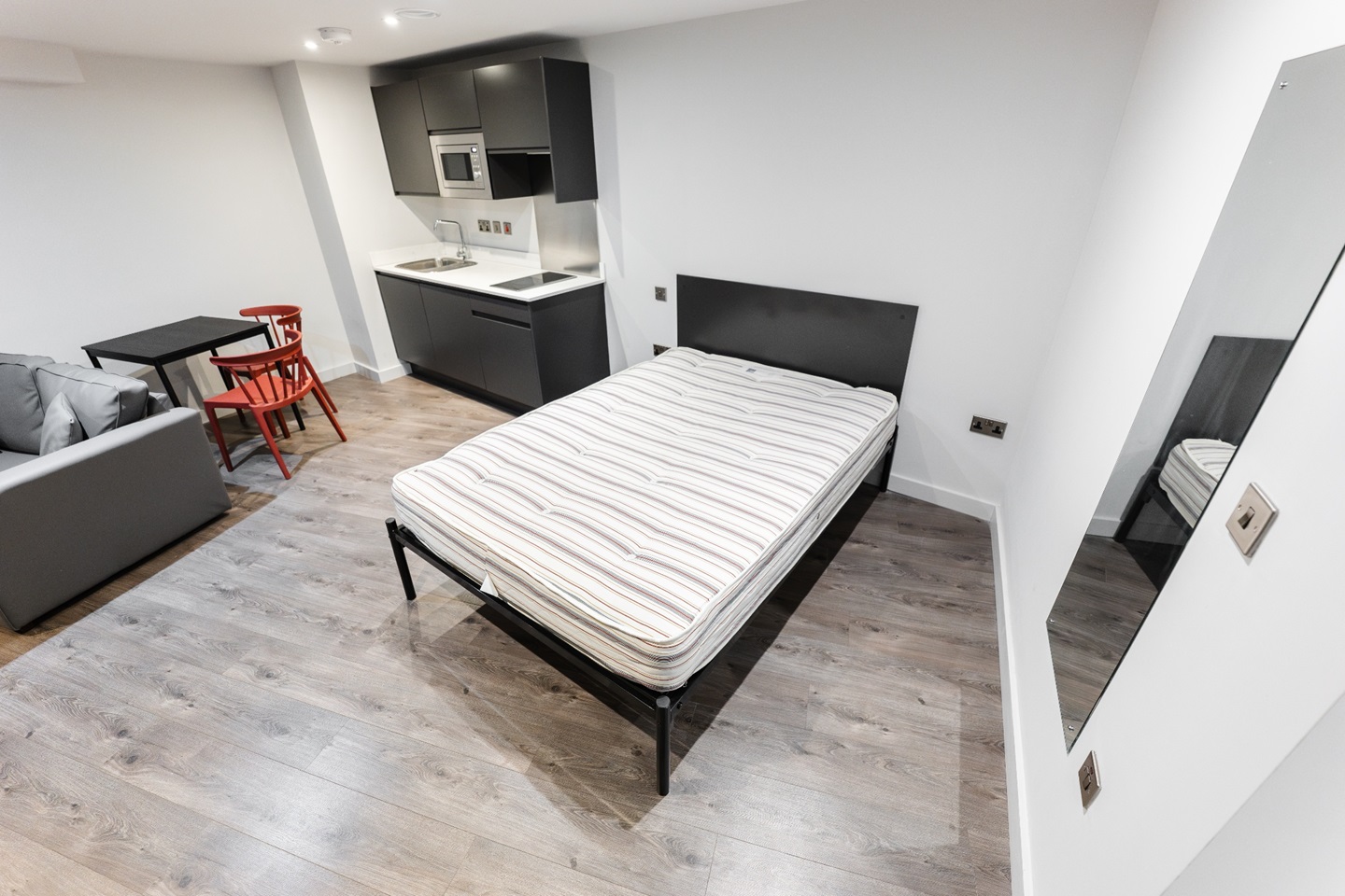 Additional image 5 of Studio Flat, Low Hill, L6, N1 7GU
