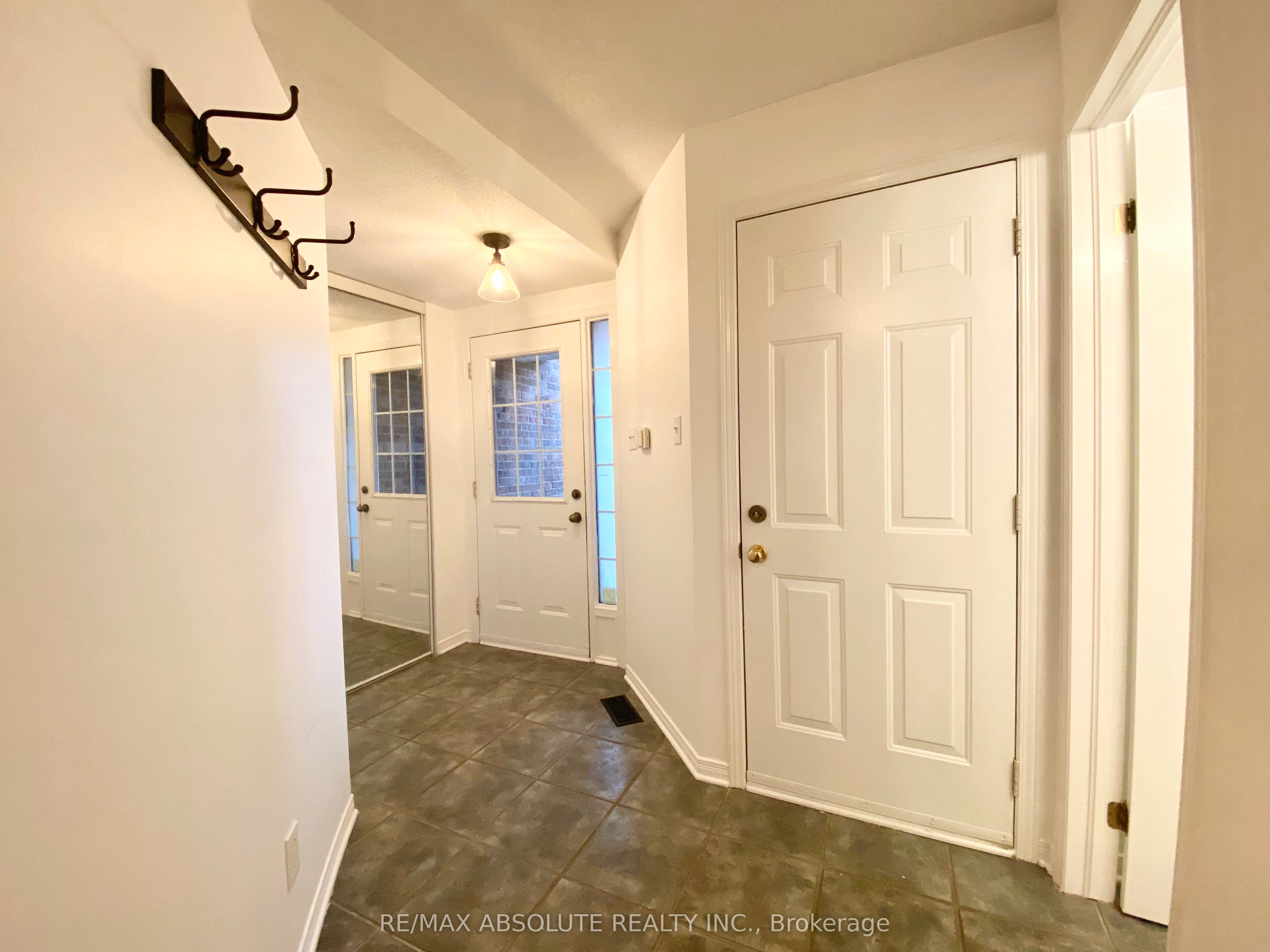 Additional image 2 of 63 Silverlace Private, Ottawa, ON, K1T 3Z8