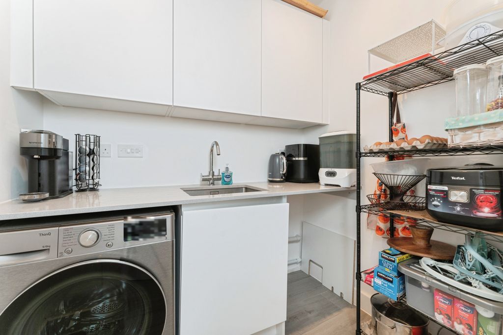 Additional image 7 of 4 bed semi-detached house for saleTurvill Place, Cambridge CB4