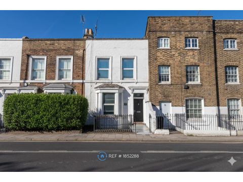 Ground Floor Maisonette, London SW8