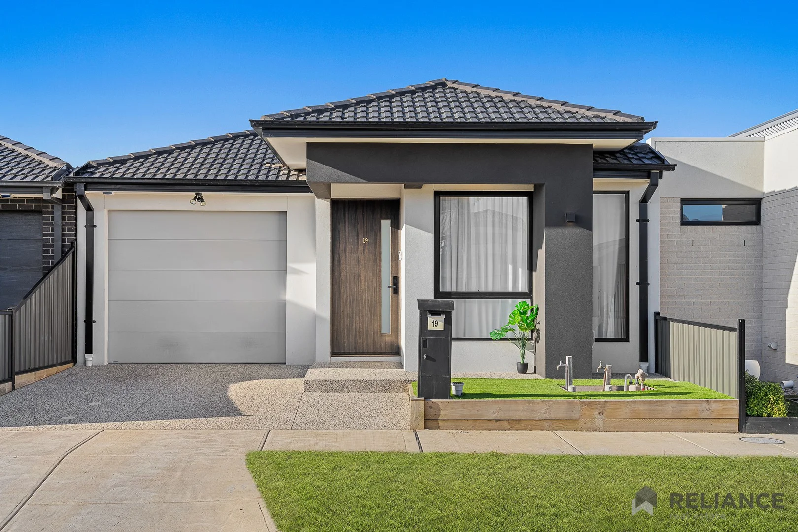 19 Jacksonia Drive, Mickleham VIC 3064