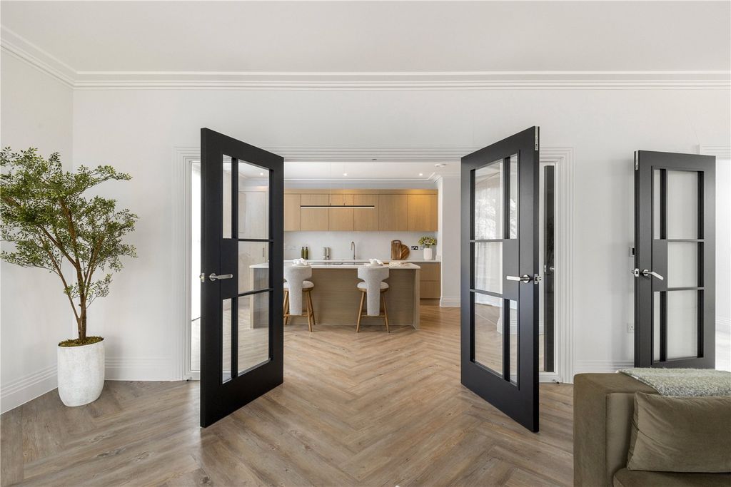 Additional image 9 of 3 bed flat for saleMadeira Walk, Ascot, Berkshire SL5
