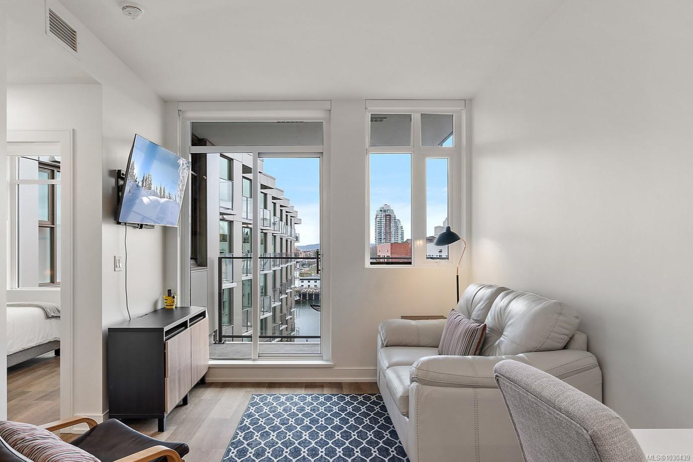 807-1628 Store Street, Victoria, BC, V8W 3K3