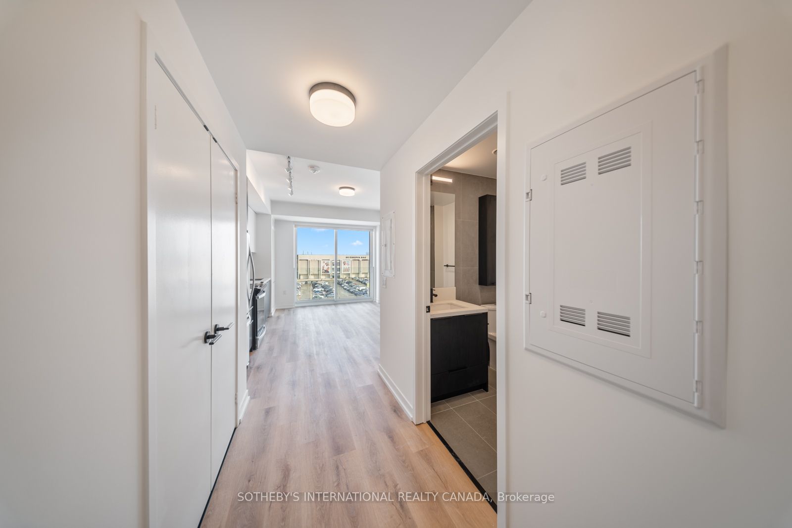 Additional image 3 of 703-5 York Garden Way, Toronto, ON, M6A 2V1