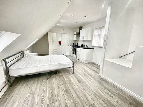 Studio 5, Lythalls Lane CV6, Studio to rent