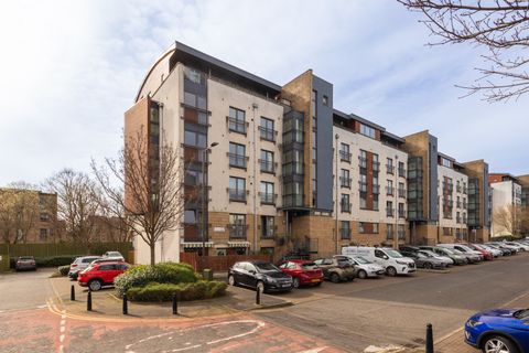2/10 East Pilton Farm Rigg, Edinburgh EH5
