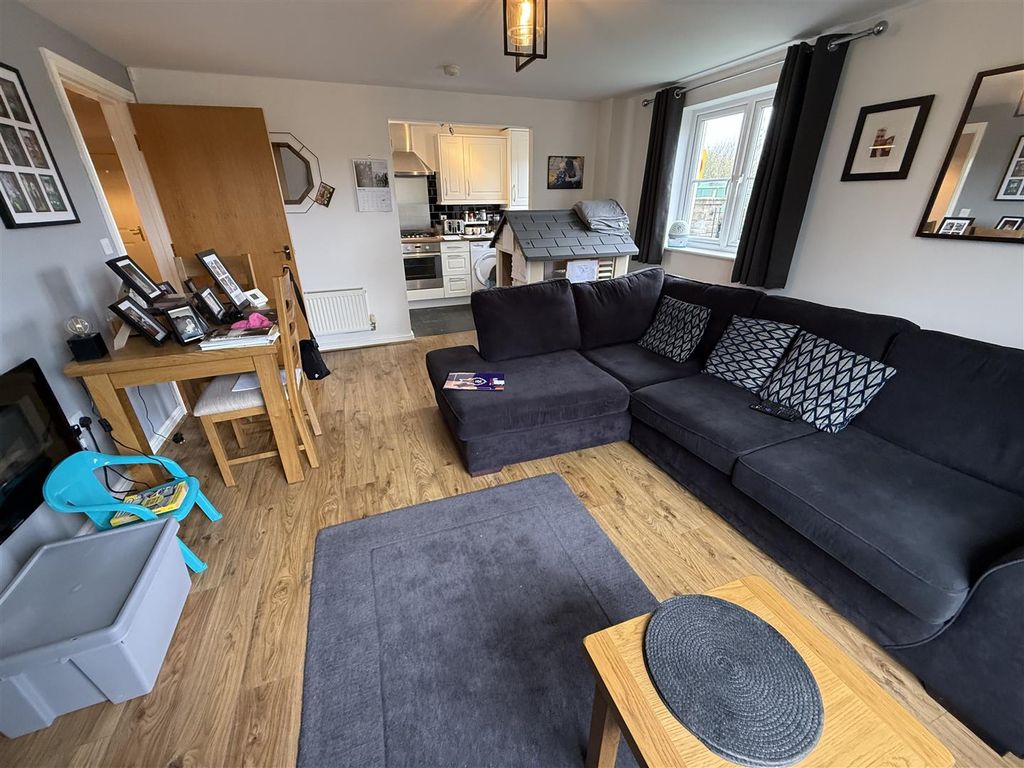 Additional image 7 of 2 bed flat for saleRhodfa'r Ceffyl, Ffoslas, Kidwelly SA17