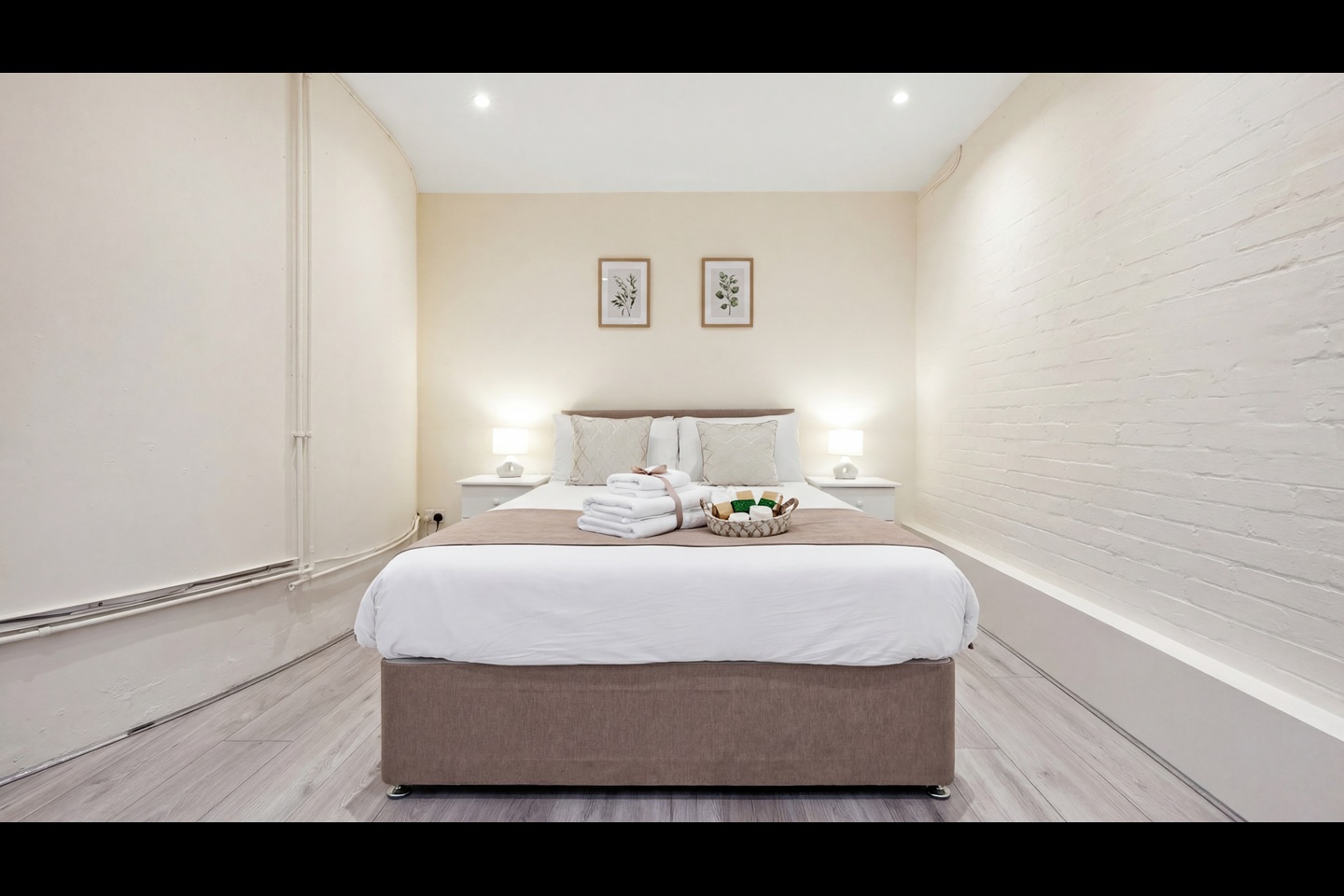 4 Bed Semi-Detached House, William Mews, SW1X, N1 7GU photo 2