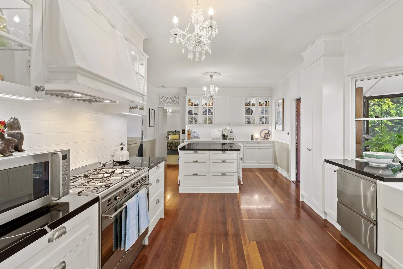 15 Paradise Drive, Tamborine Mountain QLD 4272