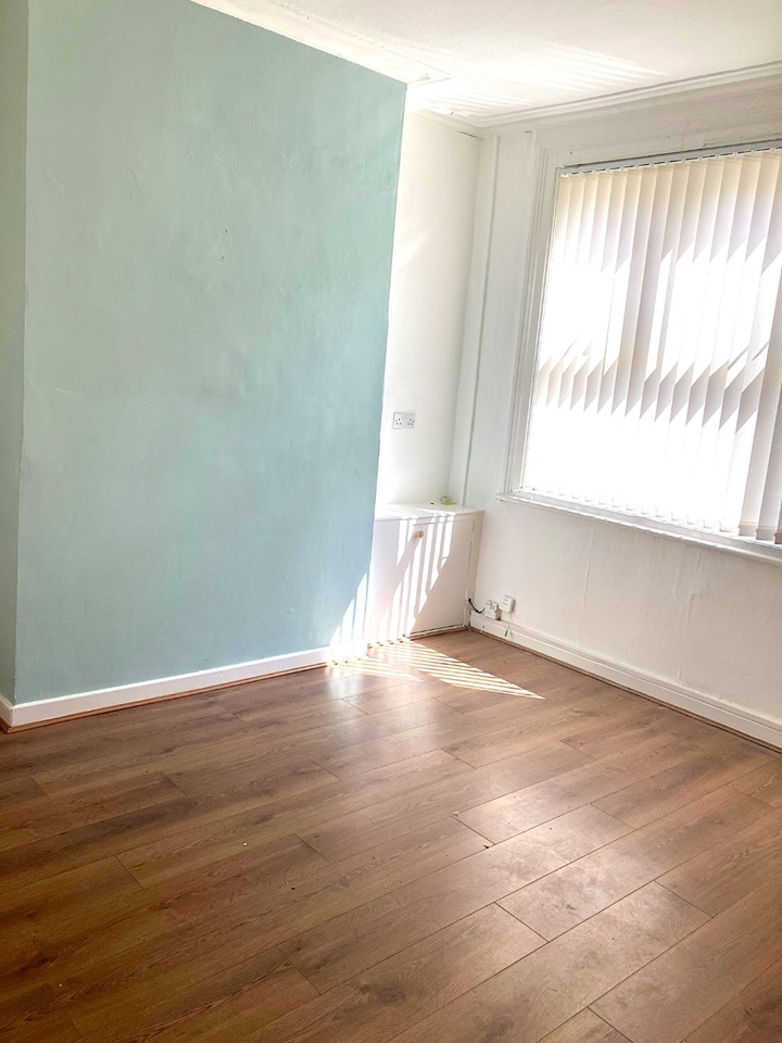 2 Bed Terraced House, Teck Street, L7, N1 7GU photo 2