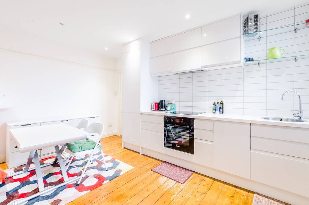 Additional image 3 of 1 bed flat for saleSussex Gardens, Westminster, London W2