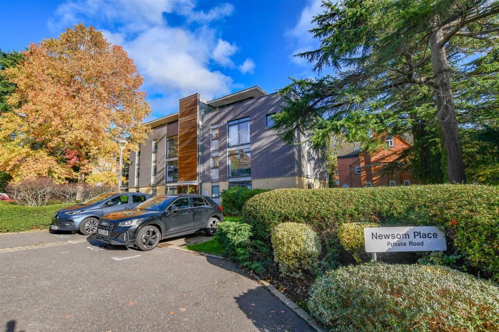 Hatfield Road, Scholars Court Newsom Place Hatfield Road, AL1