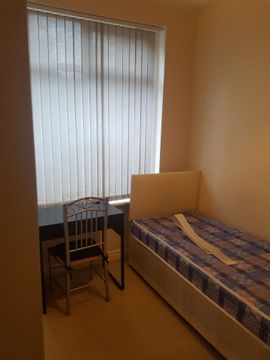 Carnforth Street, Manchester M14, Room to rent