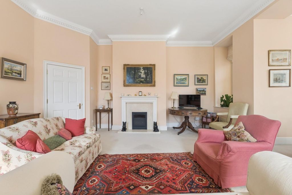 Additional image 4 of 2 bed flat for saleCrane Bridge Road, Salisbury SP2