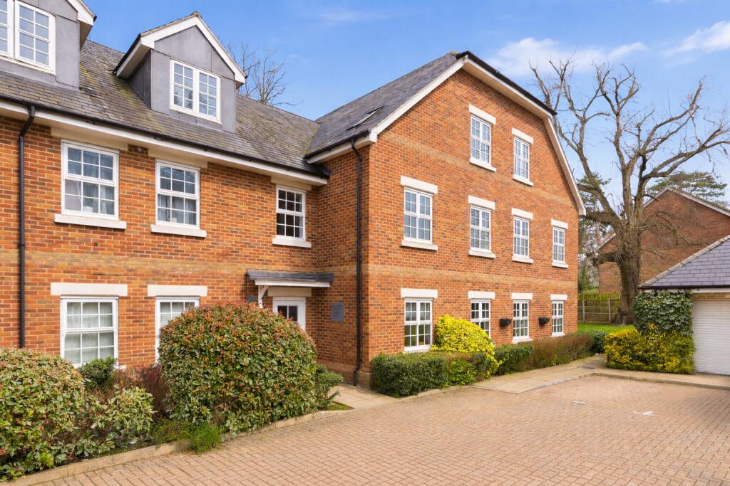 Walter Slade Court, Napsbury Park, St. Albans, AL2