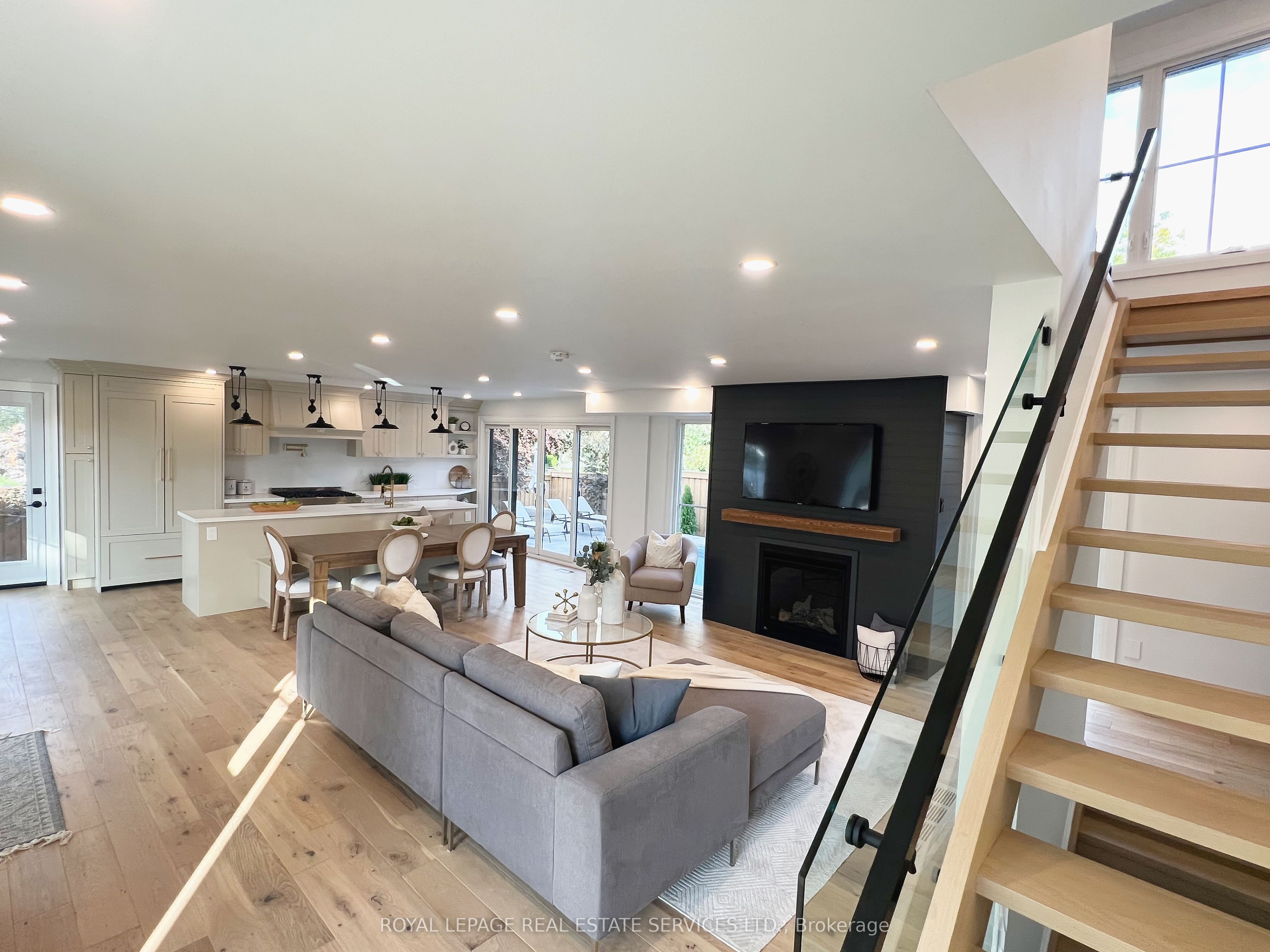 Additional image 4 of 2212 Urwin Crescent, Oakville, ON, L6L 2T2