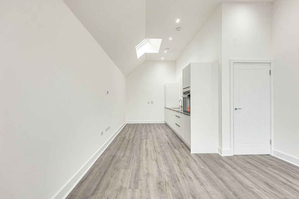 Additional image 5 of 1 bed flat for saleHigh Street, Rayleigh SS6