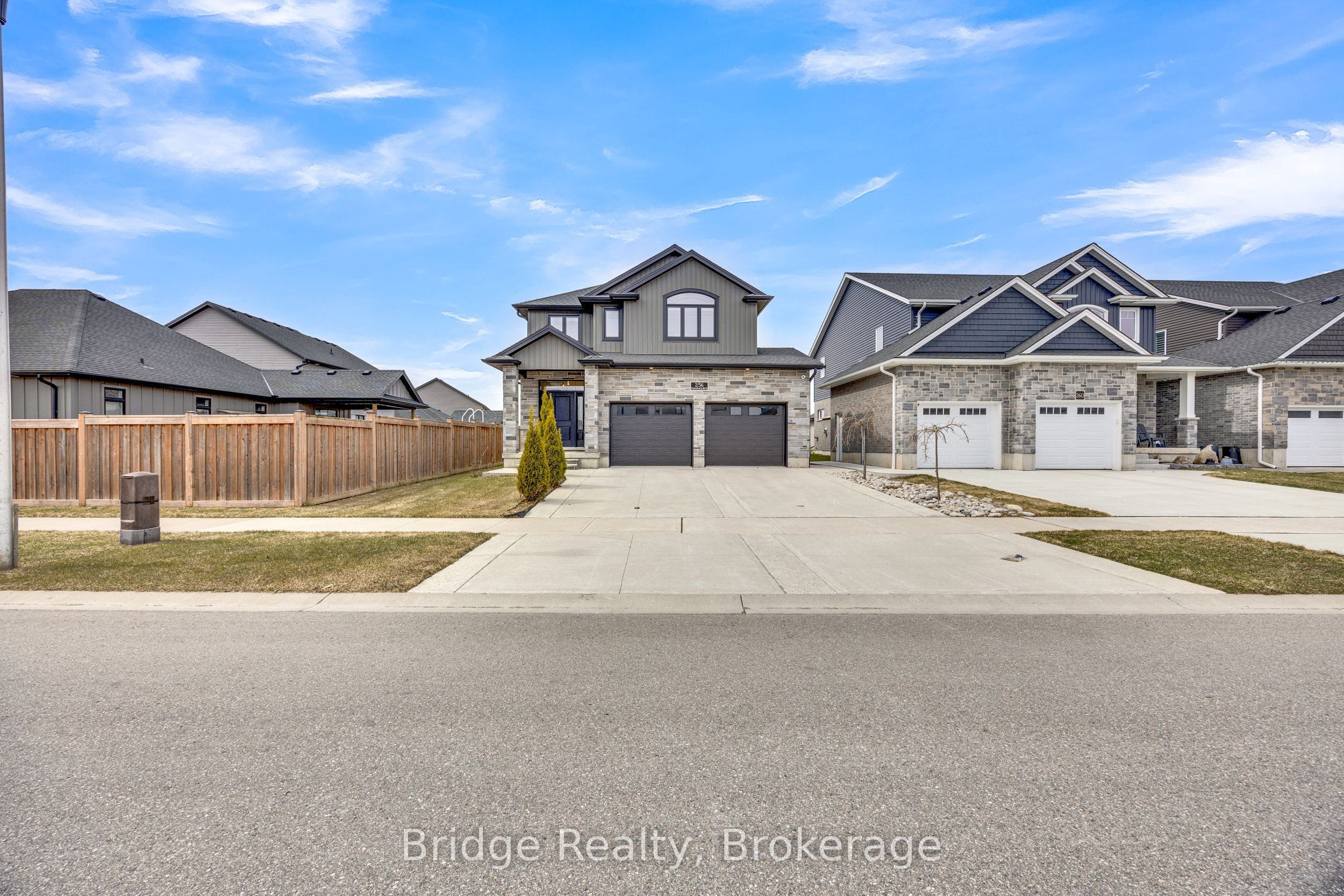 Additional image 2 of 256 Tamarack Boulevard, Woodstock, ON, N4S 0E2